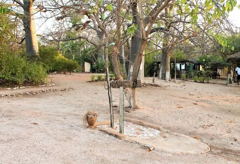 هتل Jerreh Camp Lodge