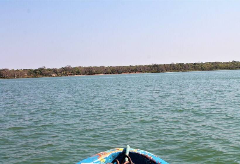 هتل Jerreh Camp Lodge