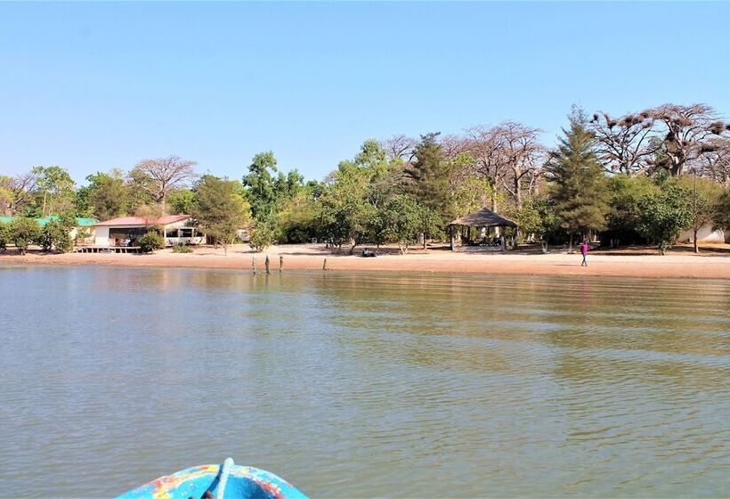 هتل Jerreh Camp Lodge