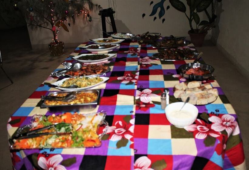 هتل Jerreh Camp Lodge