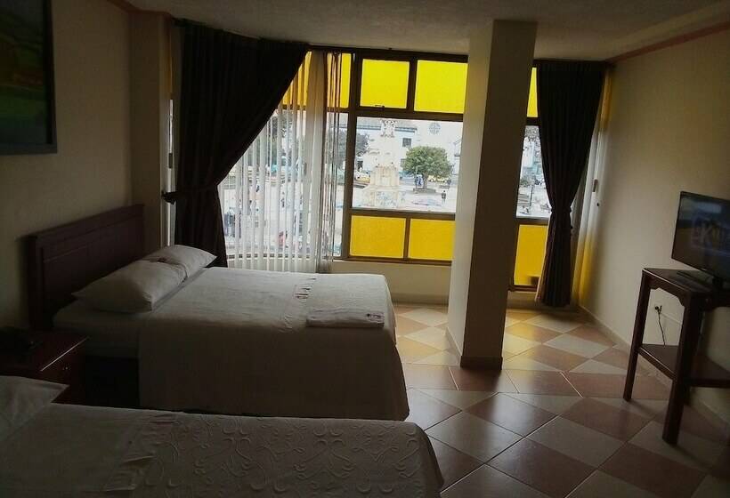 هتل Marques Plaza