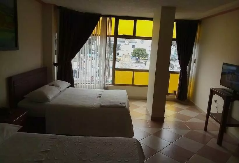 هتل Marques Plaza