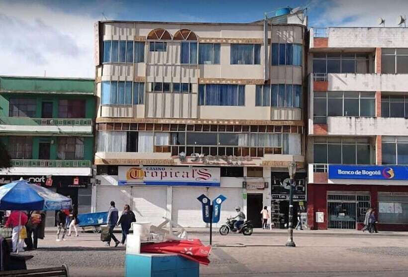 هتل Marques Plaza