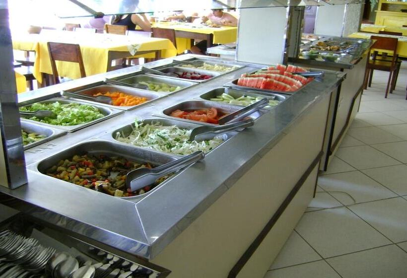 Отель Oyo  Rainha