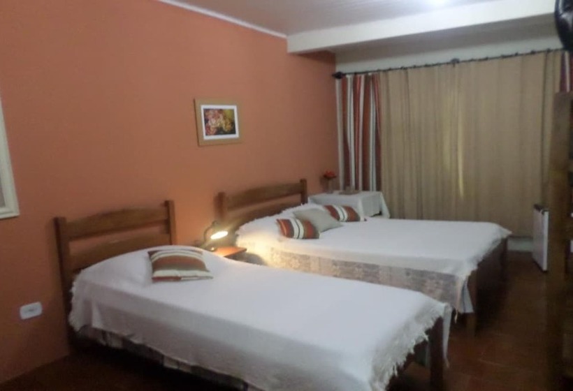 Отель Oyo  Rainha