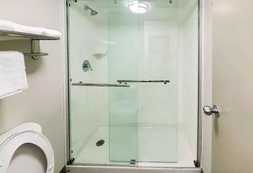 Hotelli Quality Inn And Conference Center