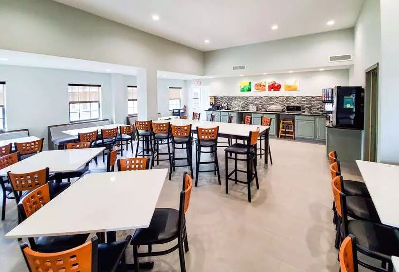 Hotelli Quality Inn And Conference Center