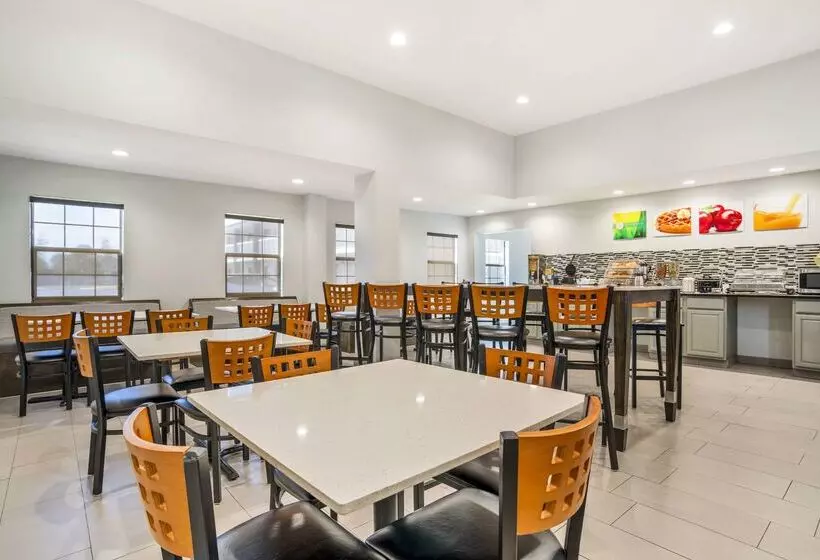 Hotelli Quality Inn And Conference Center