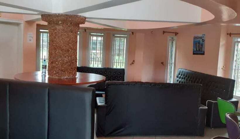 هتل Sosiani Breeze Resort