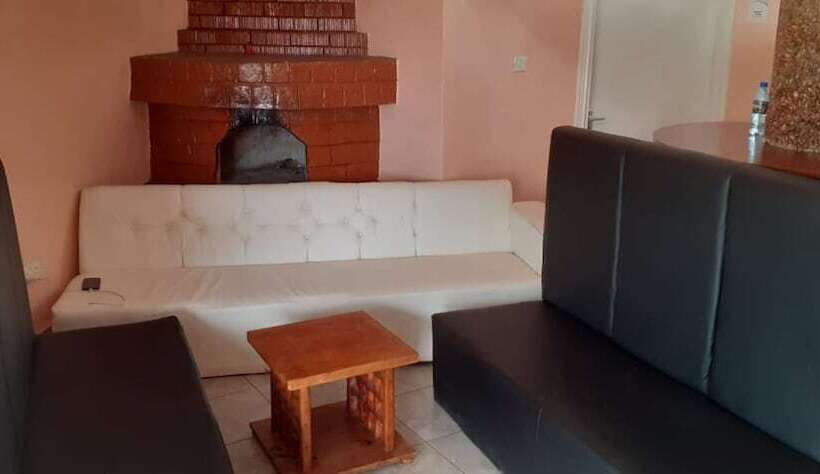 هتل Sosiani Breeze Resort