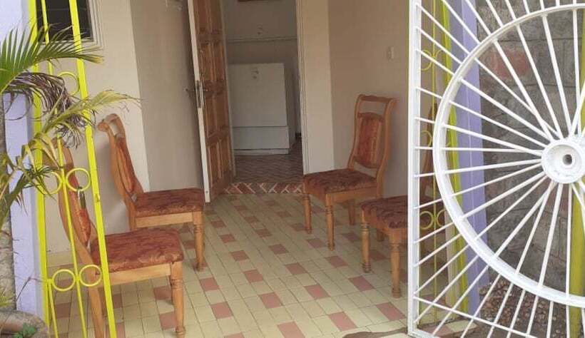 هتل Sosiani Breeze Resort