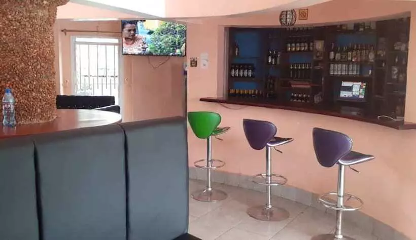 هتل Sosiani Breeze Resort