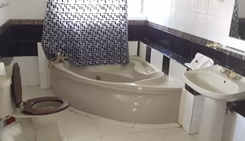 هتل Sosiani Breeze Resort