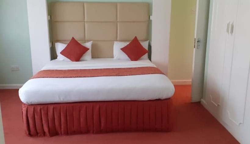 هتل Sosiani Breeze Resort