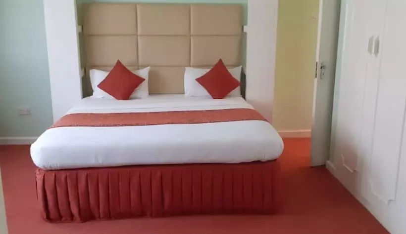 هتل Sosiani Breeze Resort