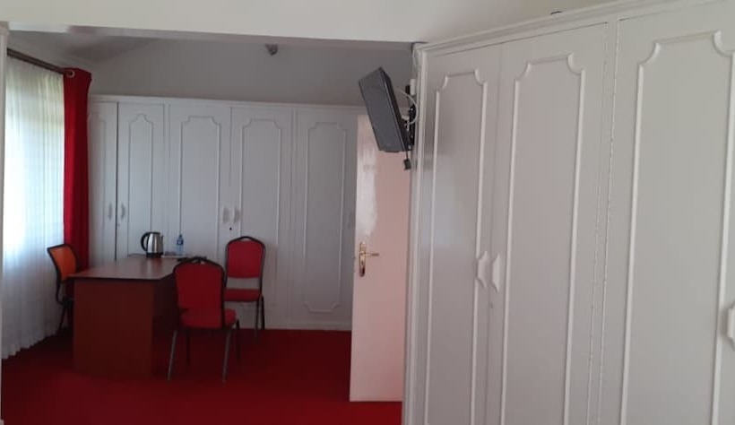 هتل Sosiani Breeze Resort