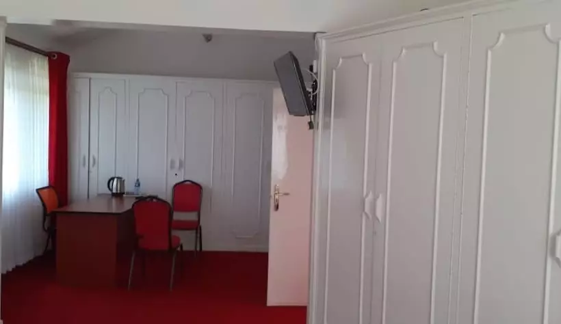 هتل Sosiani Breeze Resort