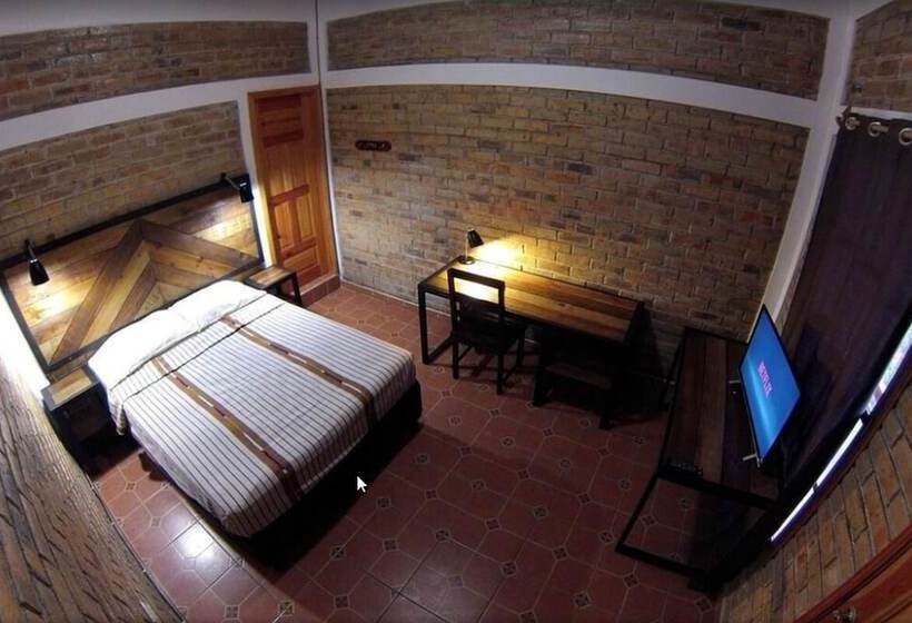 Jardin Cafe Restaurant & Hostel