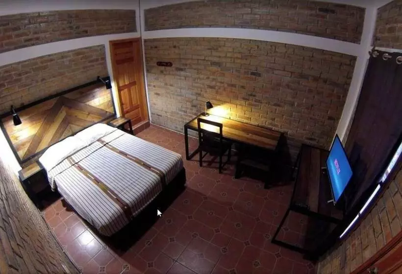 Jardin Cafe Restaurant & Hostel