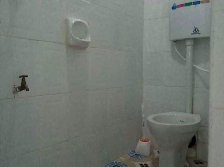 پانسیون Acacia