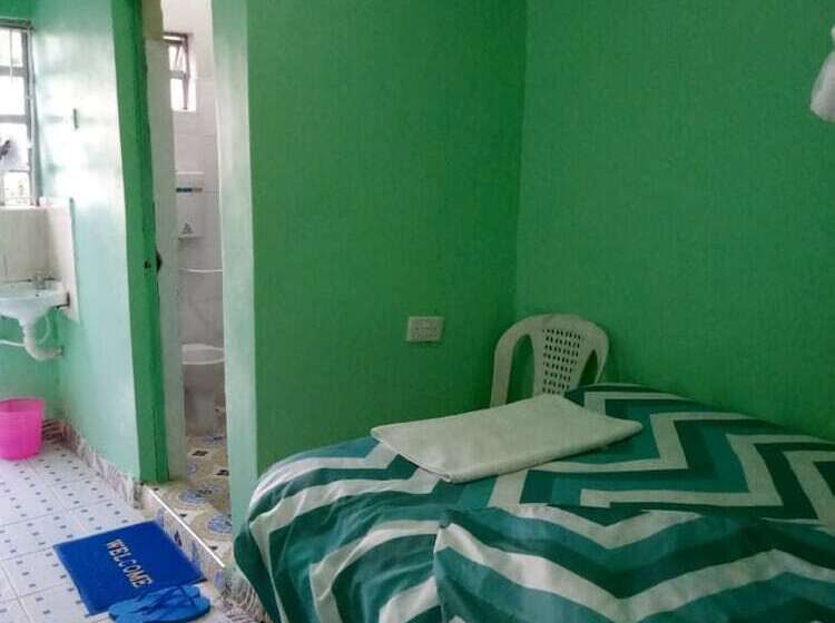 پانسیون Acacia