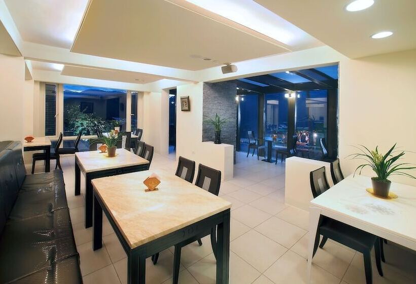 پانسیون Chen Yi