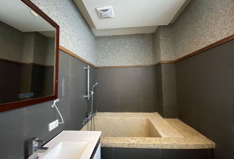 پانسیون Chen Yi