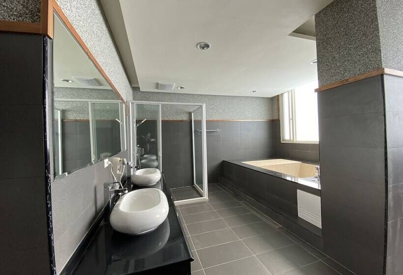 پانسیون Chen Yi