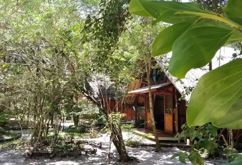 پانسیون Les Acacias Bungalows