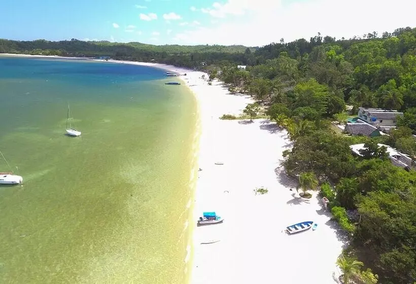 پانسیون Les Acacias Bungalows