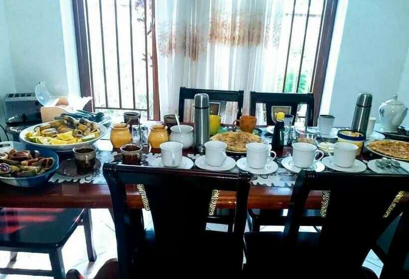 پانسیون Urugano Virunga Palace