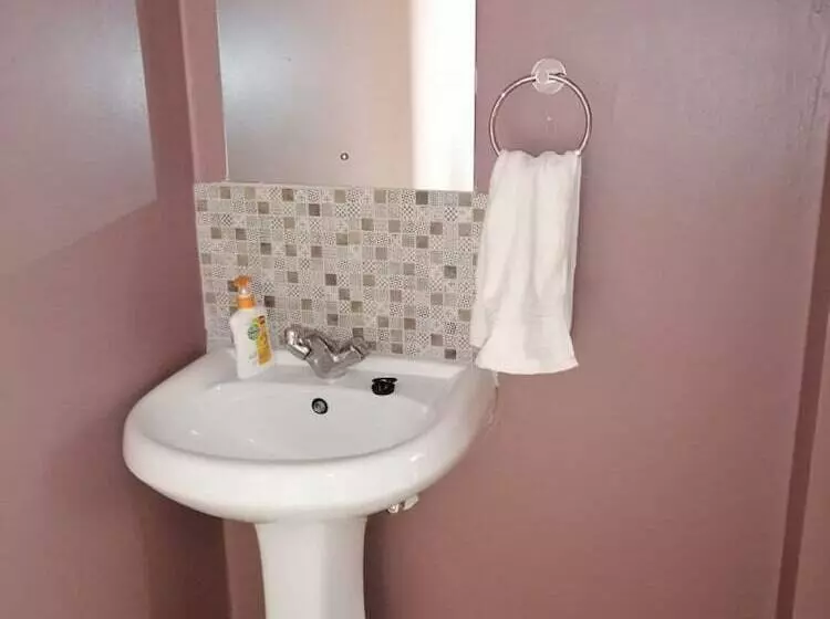 پانسیون Yurana Resort Kenya