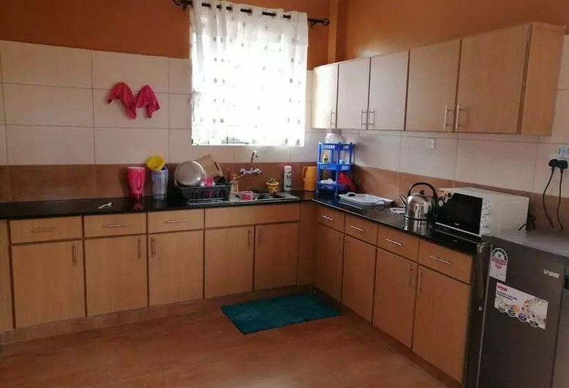 پانسیون Yurana Resort Kenya