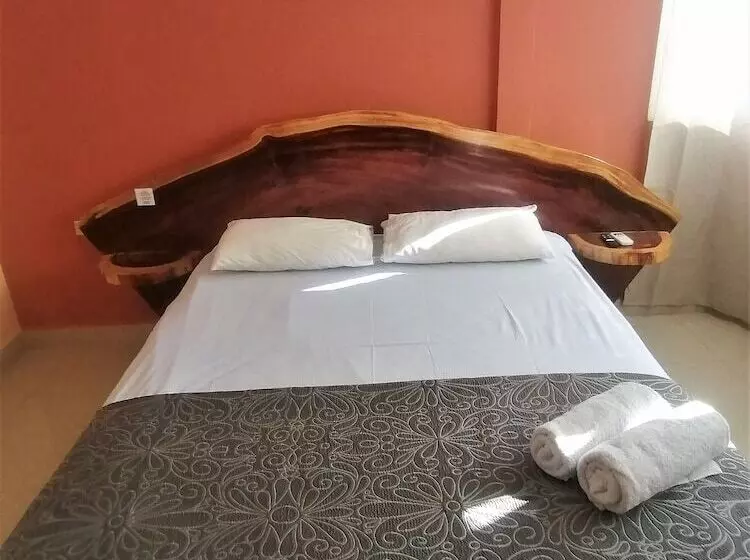 San Roque Hostal