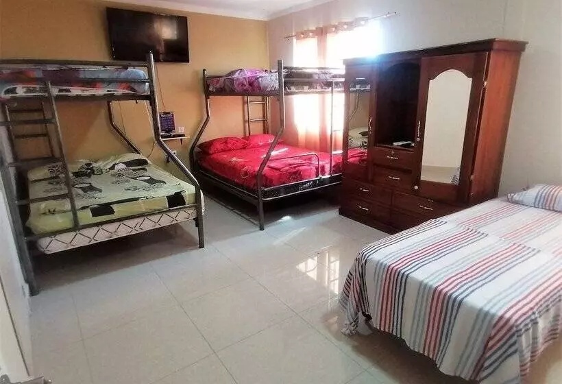 San Roque Hostal