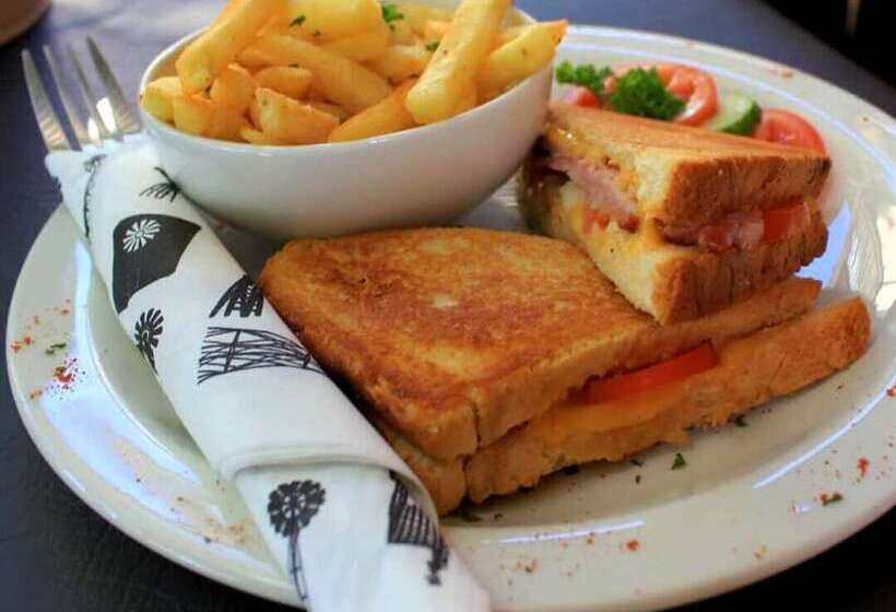 旅馆 Twyfelfontein Tented Camp