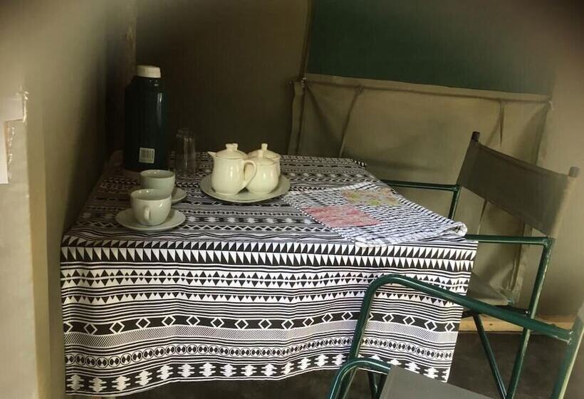 旅馆 Twyfelfontein Tented Camp