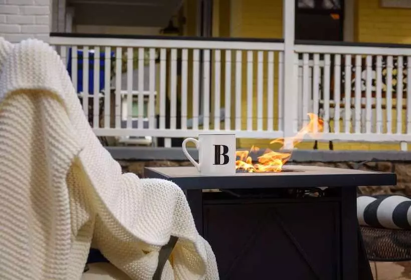 ベッドアンドブレックファースト Bespoke Inn Flagstaff