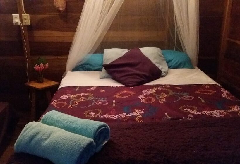 تختخواب و صبحانه Coco Hill