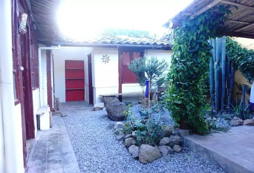 ベッドアンドブレックファースト Nuna Hostel