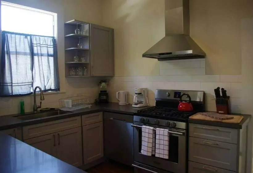 Berkeley Xxl Delux Supreme House