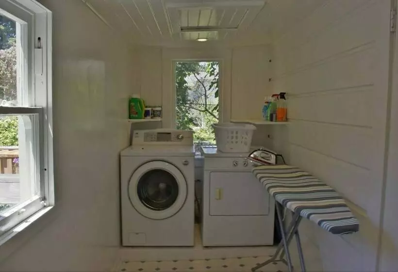 Berkeley Xxl Delux Supreme House