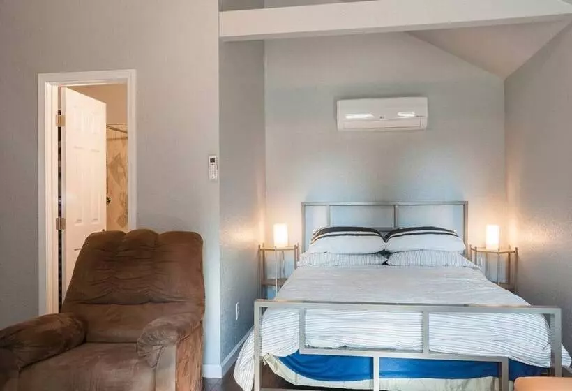 Berkeley Xxl Delux Supreme House