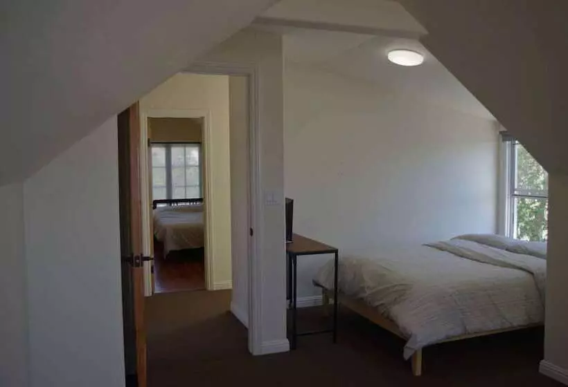 Berkeley Xxl Delux Supreme House