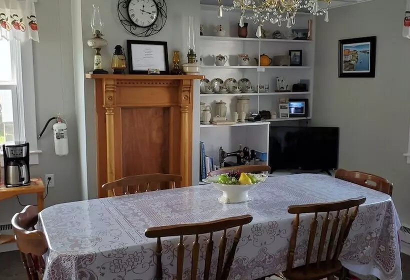 Hillside B&b