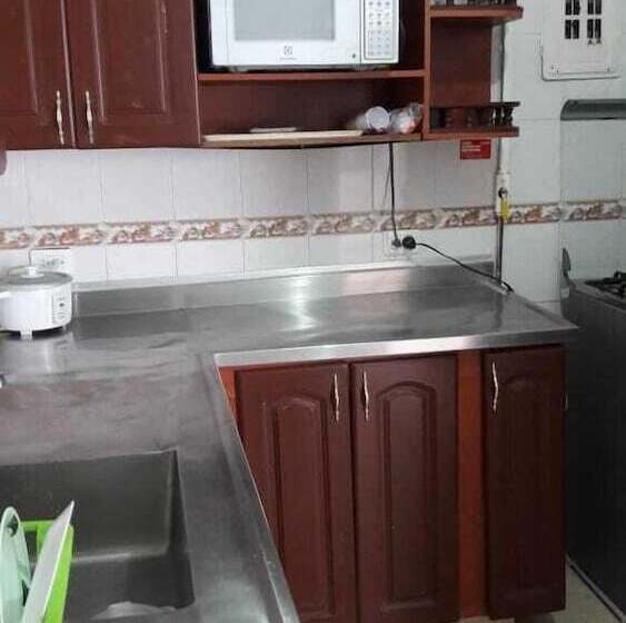 Hostal Canaan   Hostel