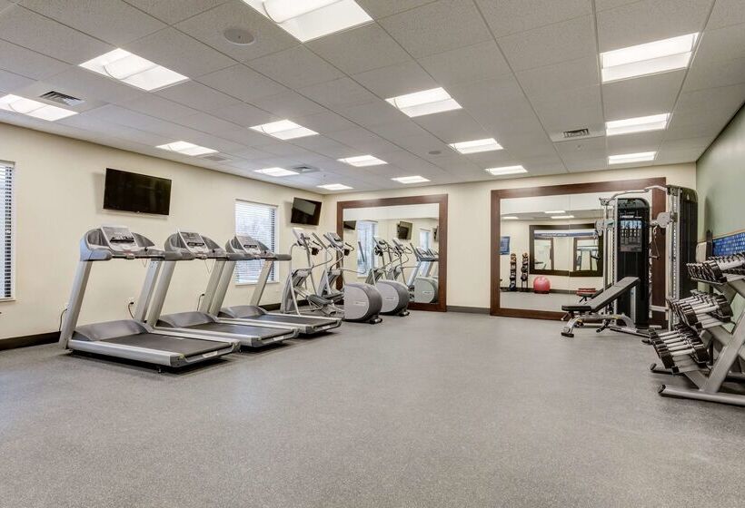 בית מלון כפרי Hampton Inn