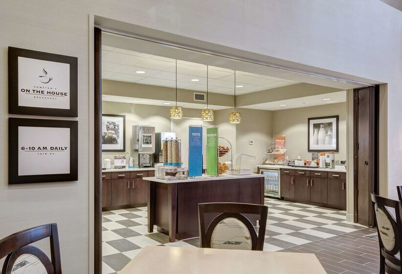 בית מלון כפרי Hampton Inn