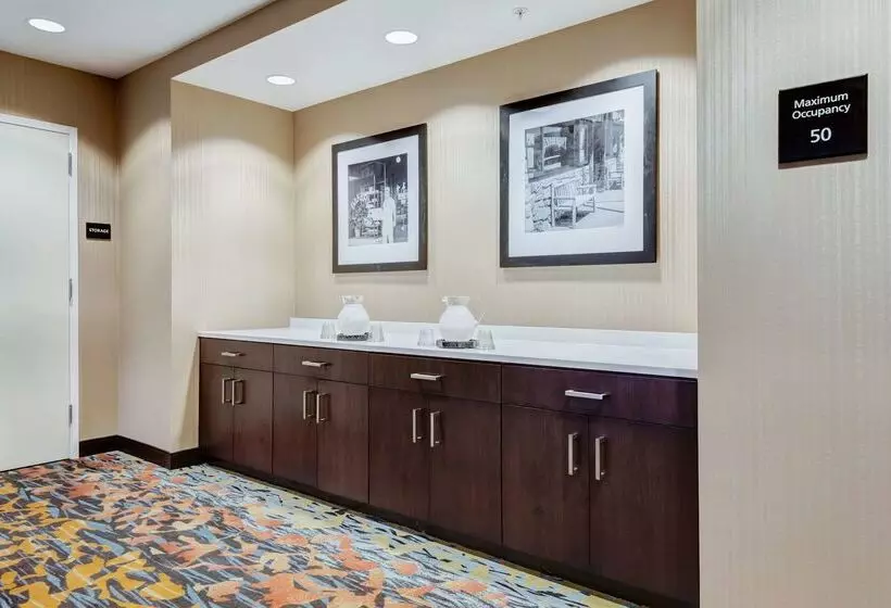 ホテル Hampton Inn