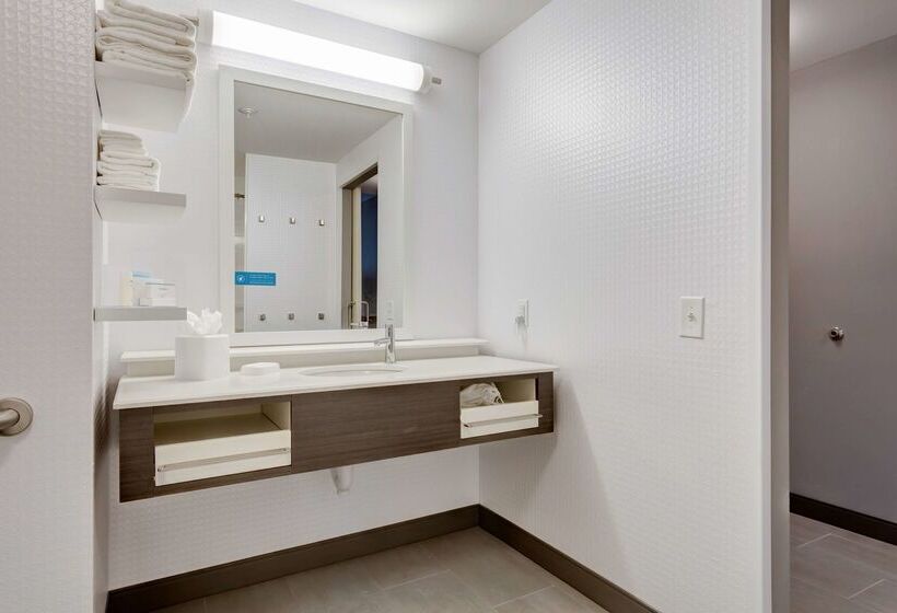 בית מלון כפרי Hampton Inn